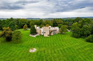 7111 Sheaff Lane