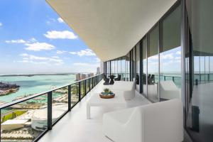 Kick back on any one of four terraces and enjoy the ocean air and commanding views of Miami Beach, the Design District, and Downtown Miami.