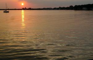 With some destinations, you need to visit at a certain time of the year in order to fully enjoy your trip Bay Islands