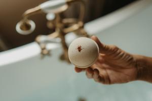 Life Elements Limited Edition CBD Holiday Bath Bomb