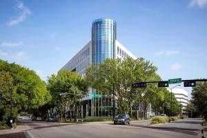 2401 Cedar Springs presents a revitalized image to Uptown Dallas.